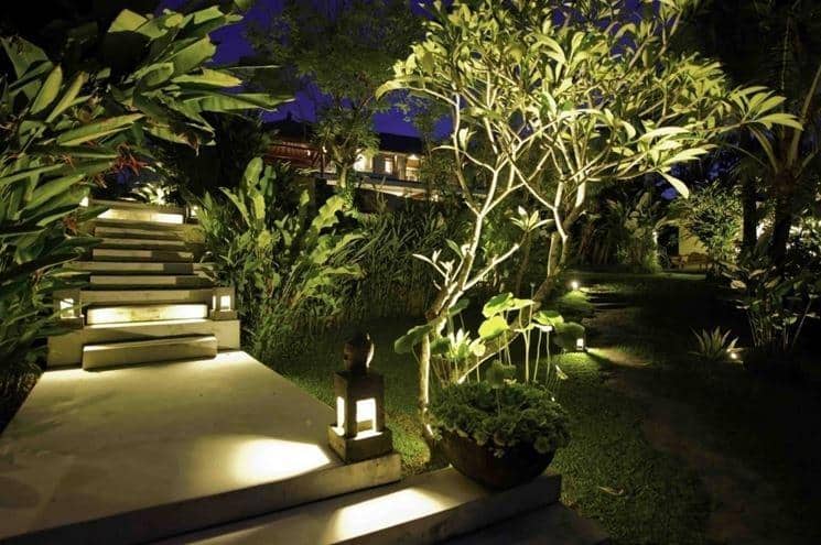 I punti di forza dei lampioni da giardino led: scoprili tutti Lampioni led esterno