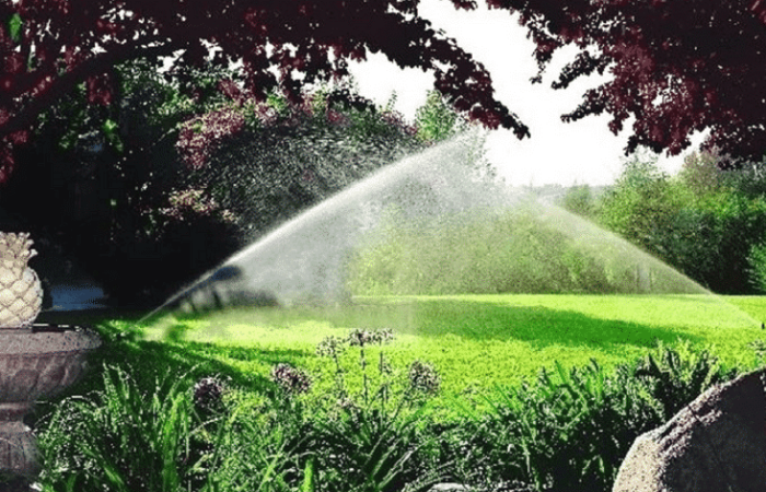 Irrigatore a scomparsa per giardini